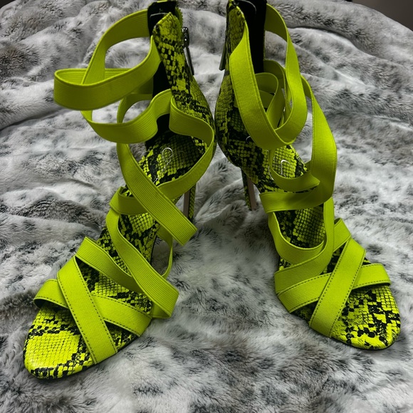 Jessica Simpson - Picture 2 of 5